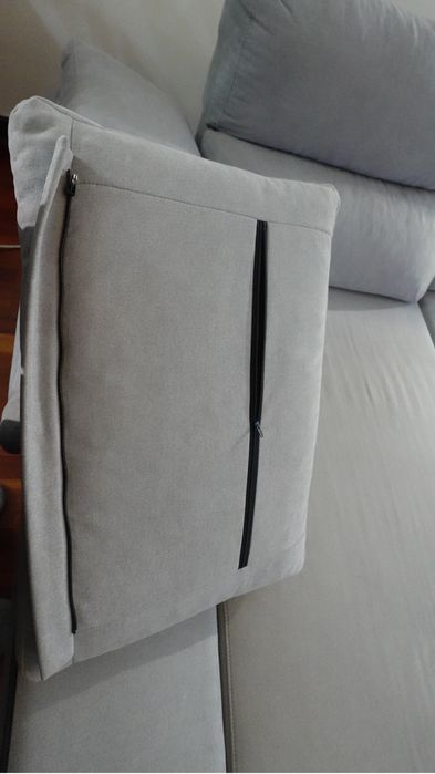 Sofa cinzento com 3 puffs e chaiselong