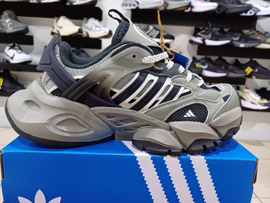 Кросівки Adidas Vento XLG