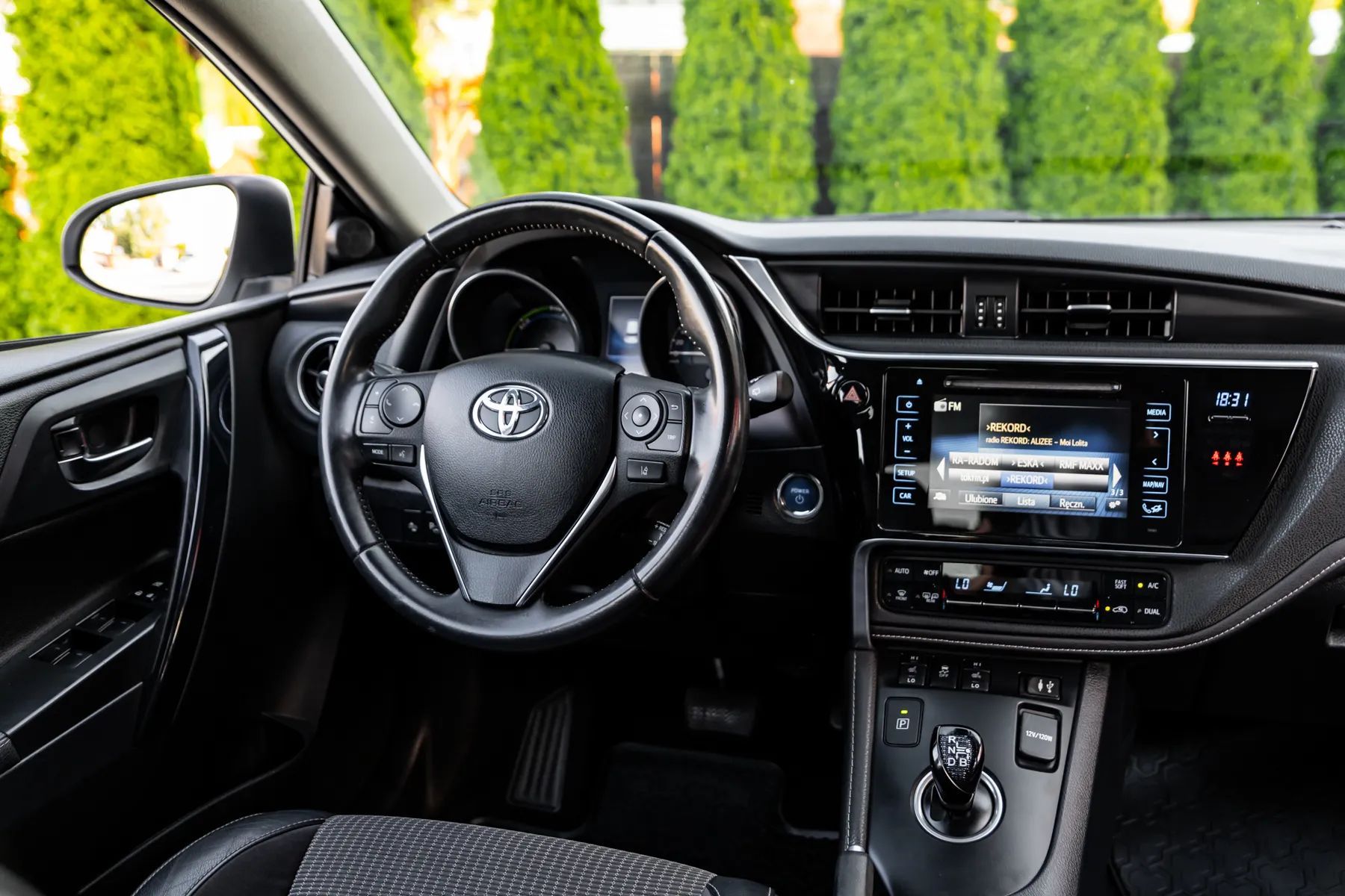 Toyota Auris 1,8 HYBRYDA Sprowadzony Zarejestrowana BEZWYPADKOWA