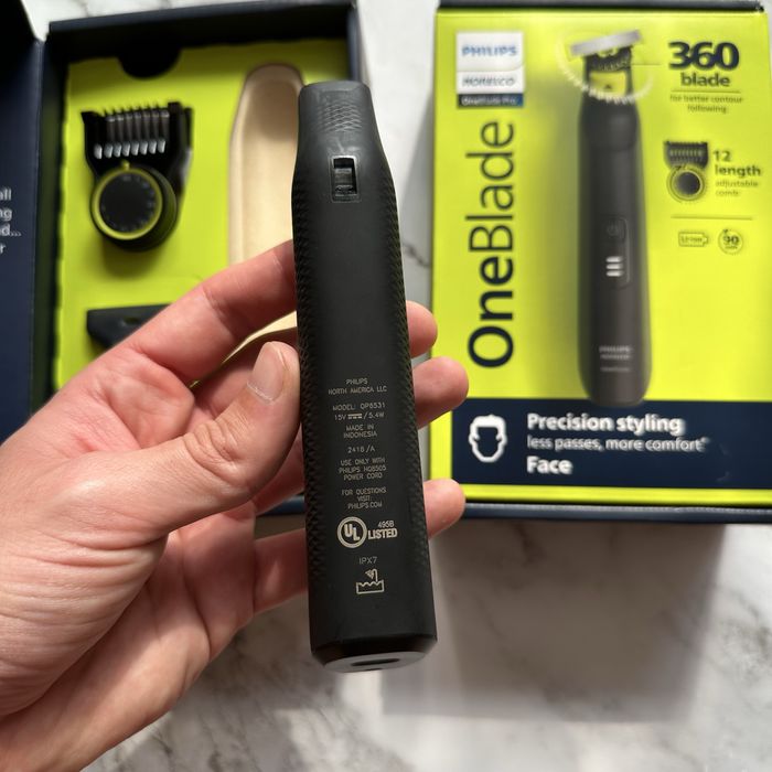 Чоловіча електробритва Philips Norelco OneBlade Pro Face Shaver 360