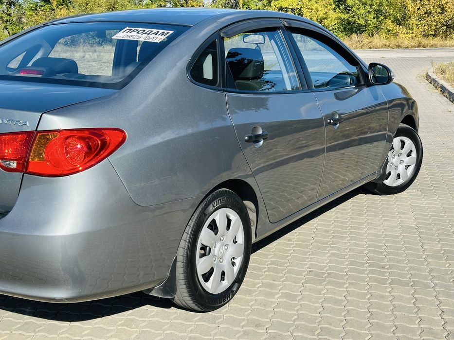 Hyundai Elantra 1.6л