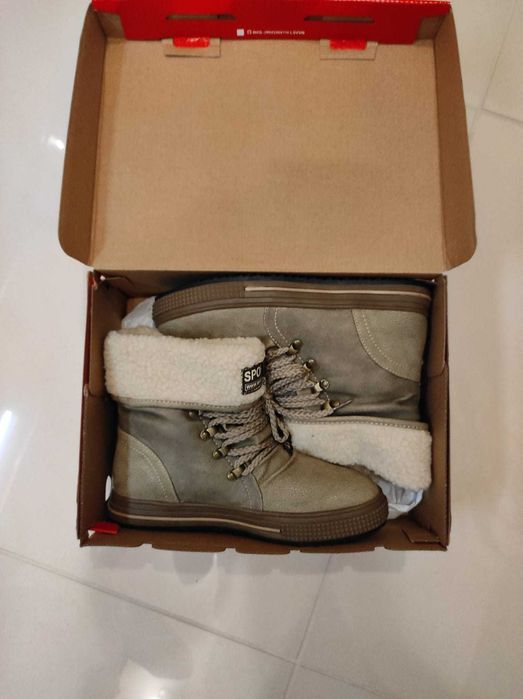 buty  damskie  Jesienno /zimowe   beżowe ocieplane   OKAZJA