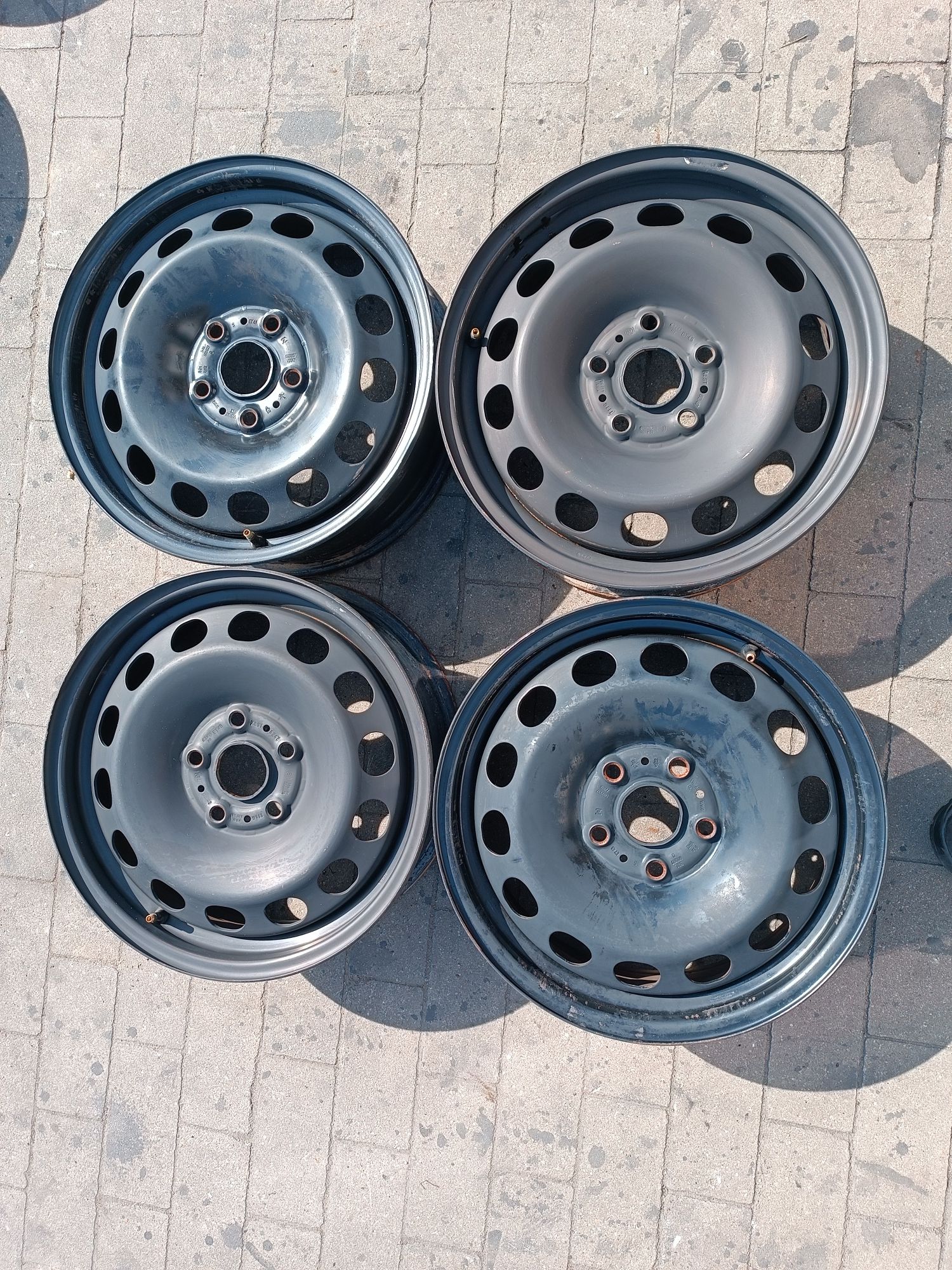 Felgi stalowe VW Golf VII 5x112 ET48 6J16