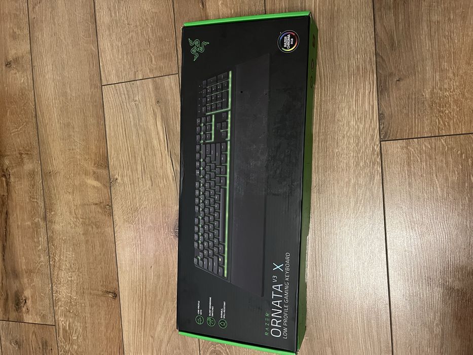 Razer Ornata V3 X-płaska klawiatura membranowa Mecha z chroma RGB