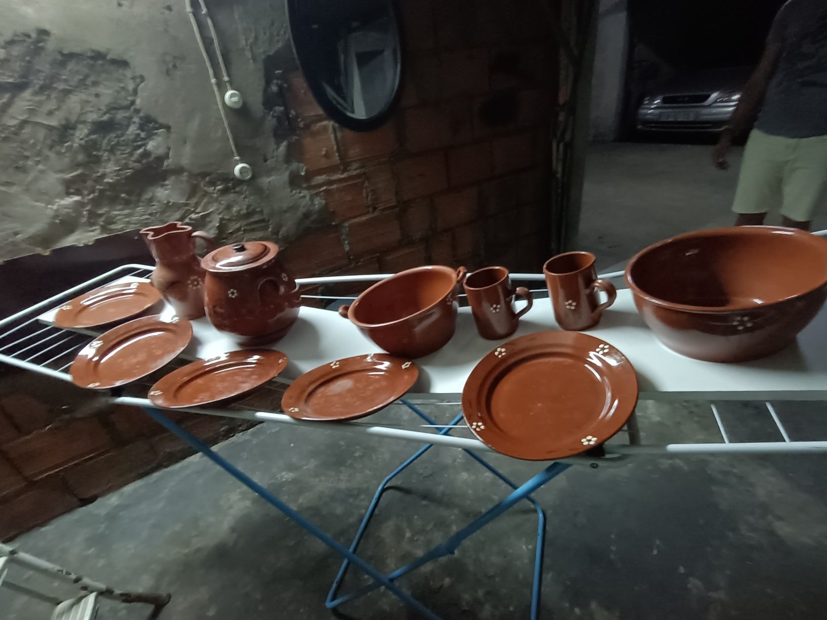 Conjunto de louça antiga