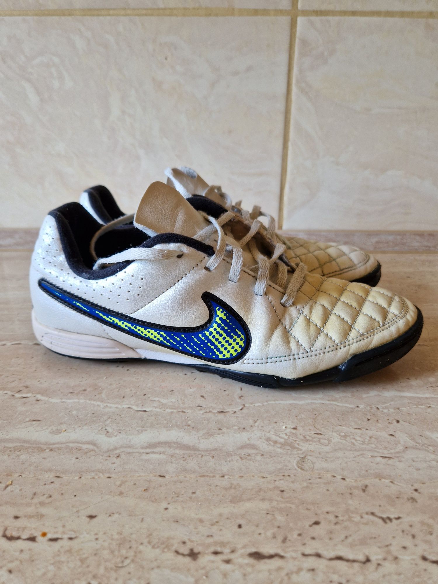 Turfy nike r 37.5