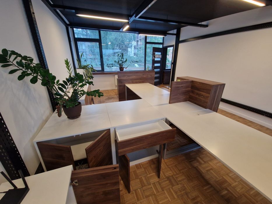 Zestaw mebli biurowych serwis salon lada gablota szafki