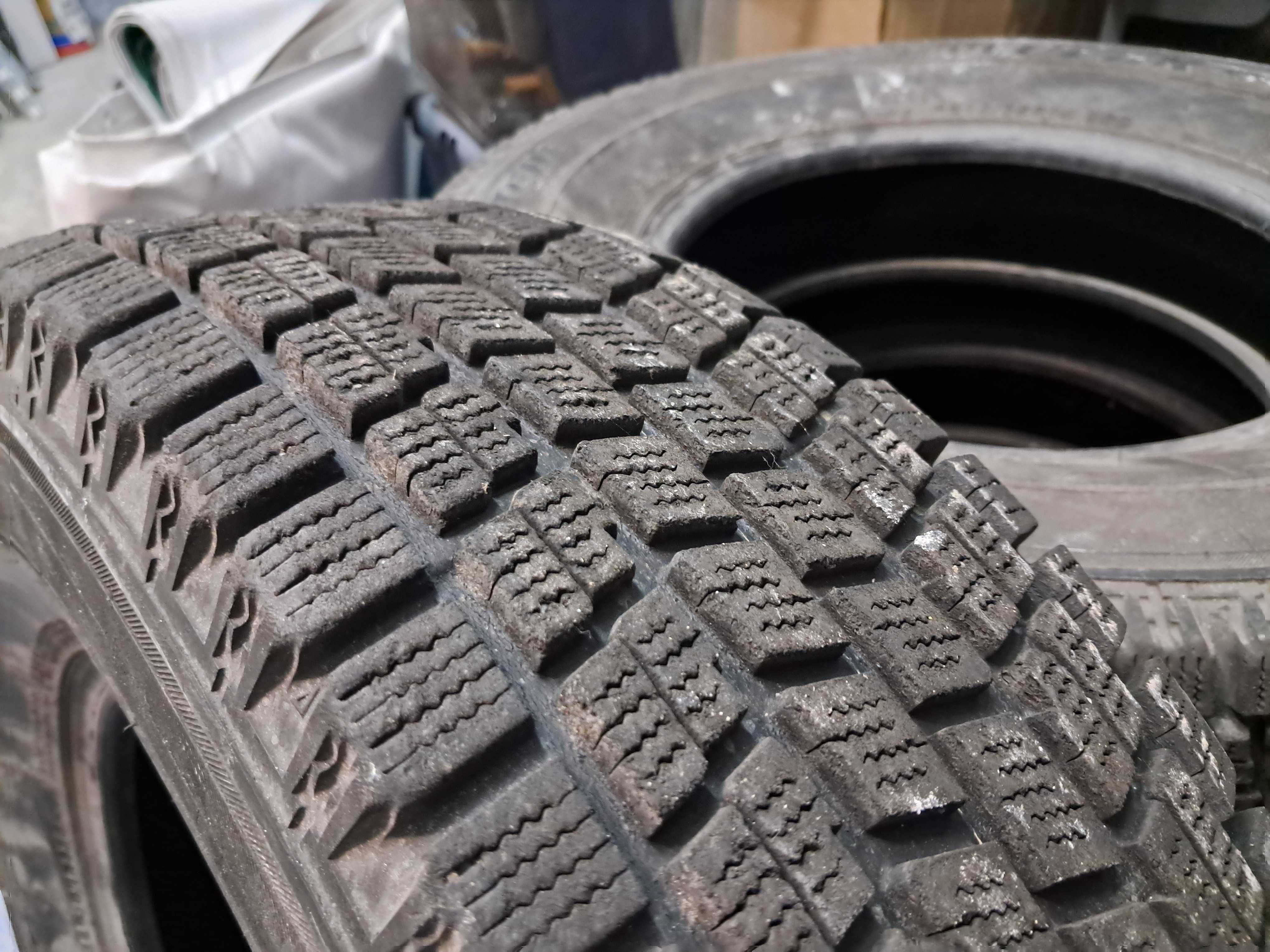 Opony całoroczne BRIDGESTONE BLIZZAK WS50 P205/75R14 95Q komplet 4x