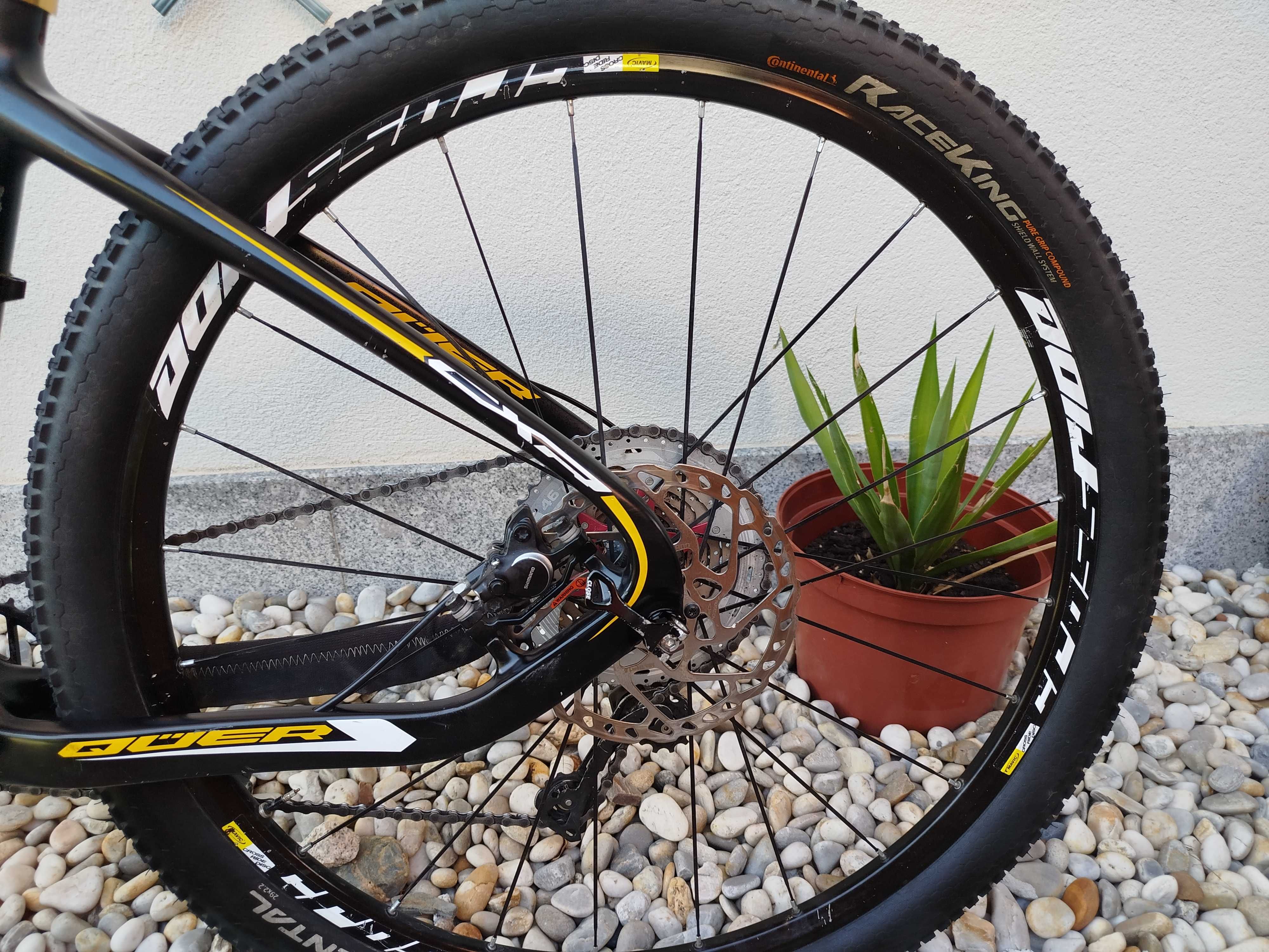 Bicicleta BTT carbono roda 29, novo preço 550€