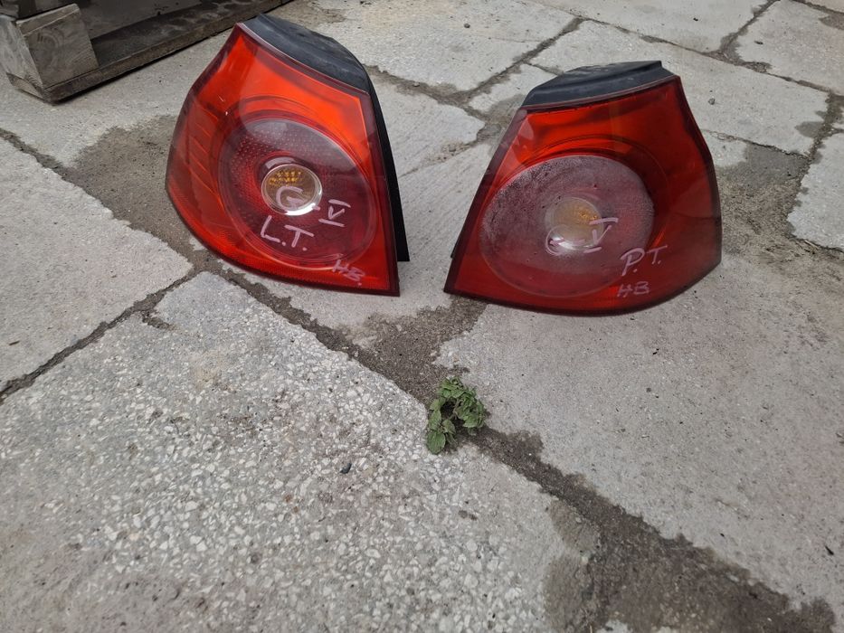 Lampy tył komplet volkswagen Golf 5 chatback