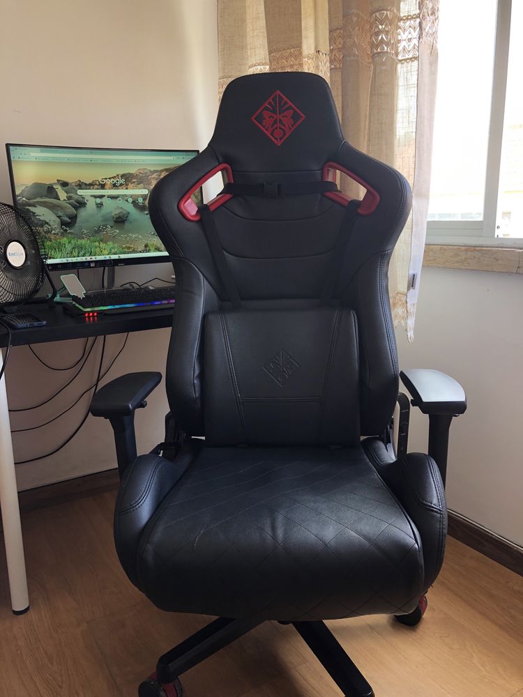 Cadeira Gaming HP OMEN Citadel (Até 136 kg)
