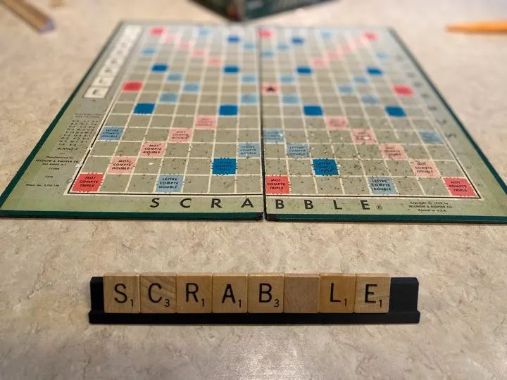 Suporte Letras Scrabble