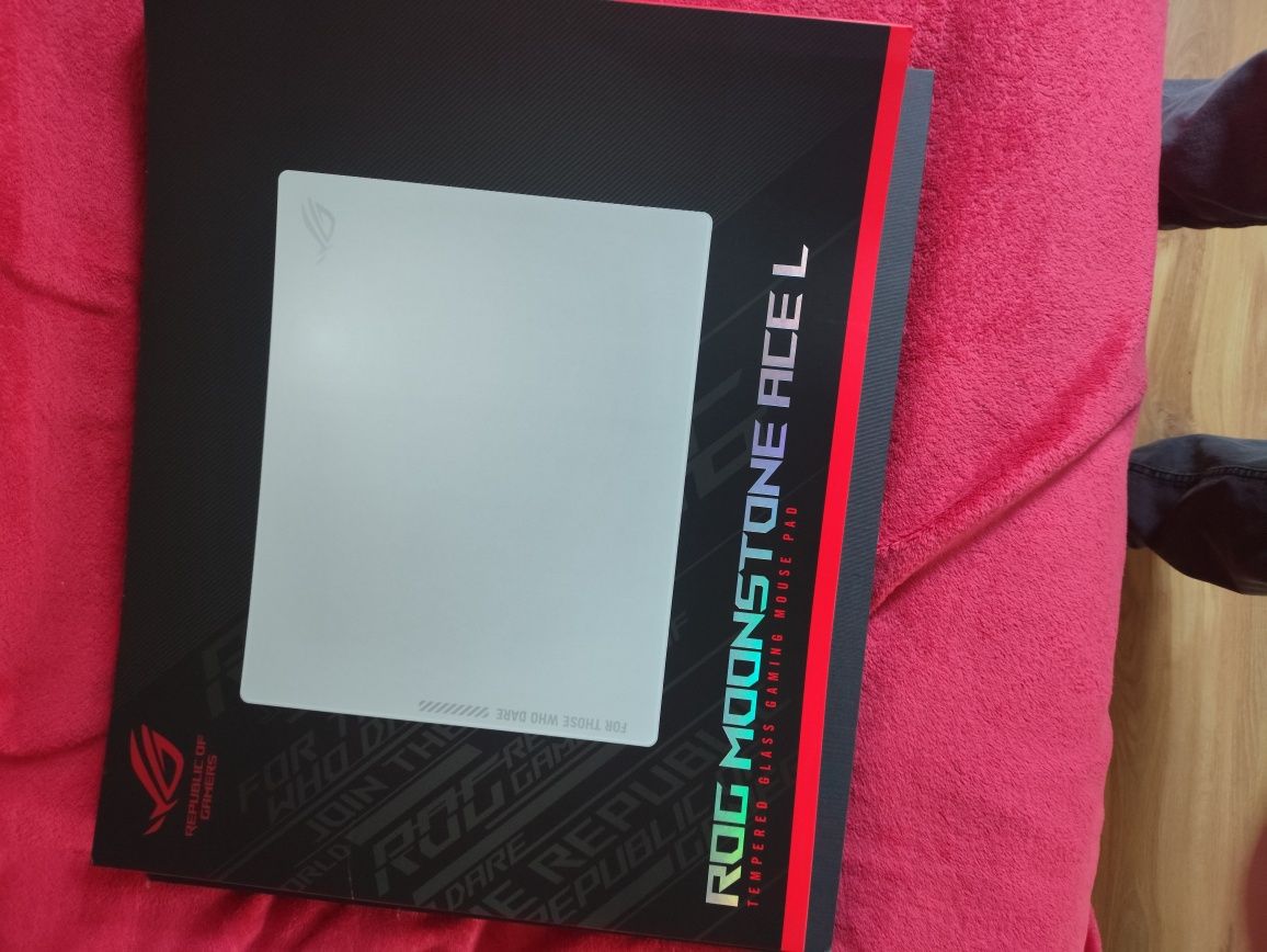ASUS ROG Moonstone Ace L – szklana podkładka, stan idealny + pudełko +