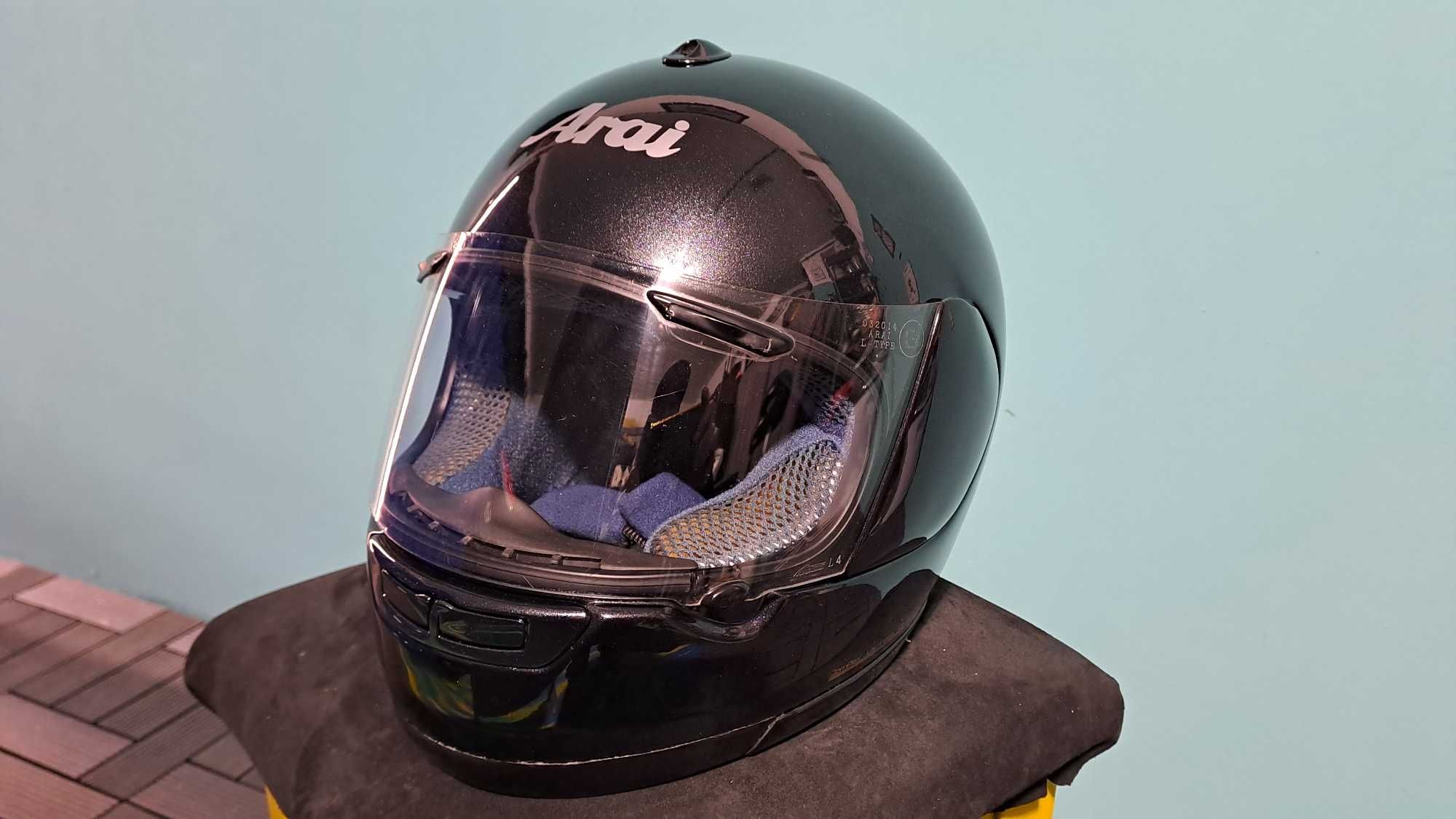 Arai quantum tamanho L pintura nova