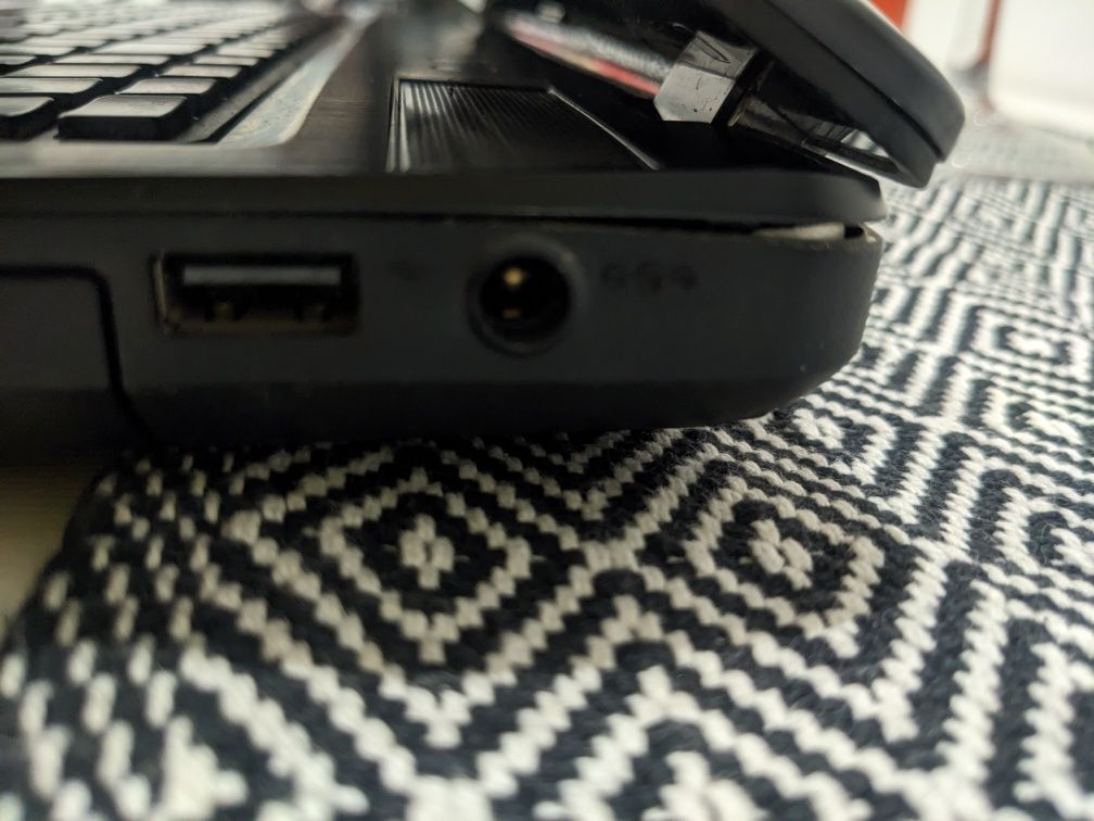 Laptop Lenovo Y580 (uszkodzony)