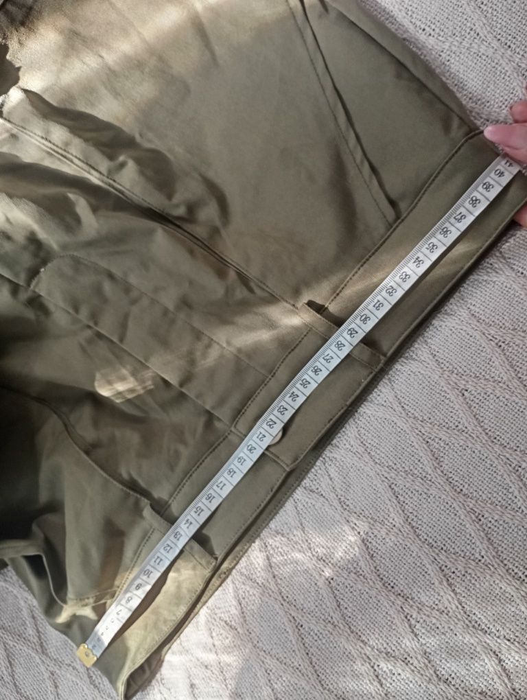 PrettyLittleThing L-XL szerokie spodnie całego w kolorze khaki