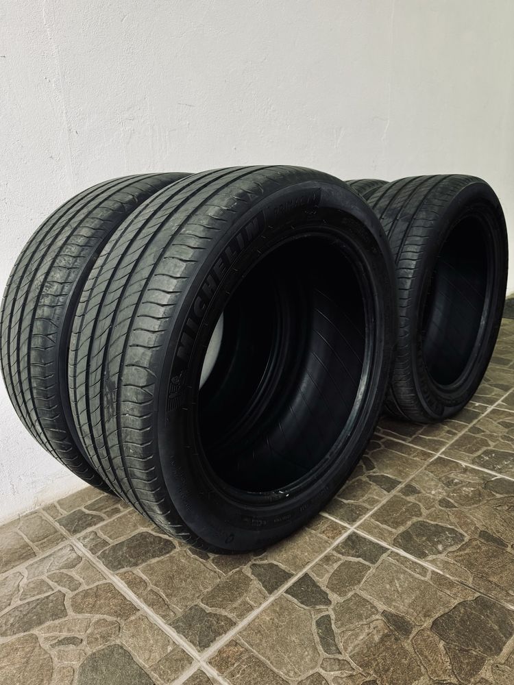 Продам комплект літніх шин Michelin Primaci 4 235-50-19