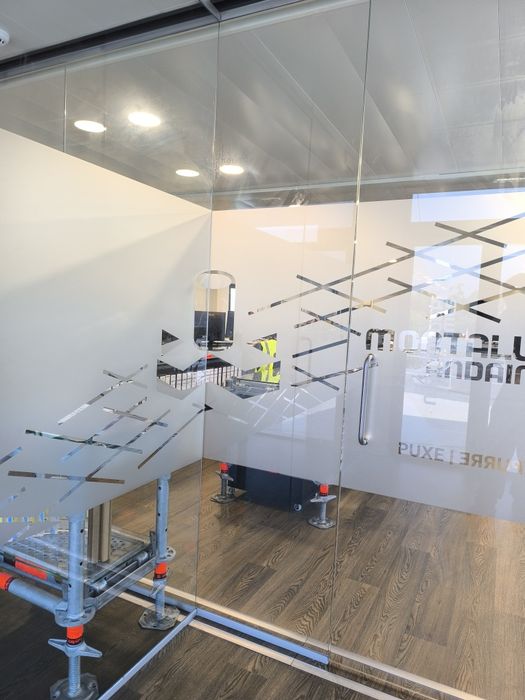 Aplicação de vinil e decoração de espaços comerciais