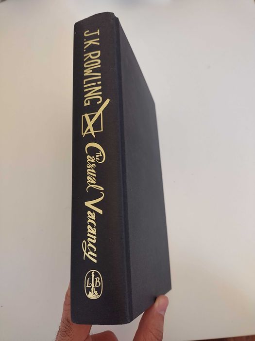 The Casual Vacancy (J.K. Rowling) Hardcover (edição em Inglês)