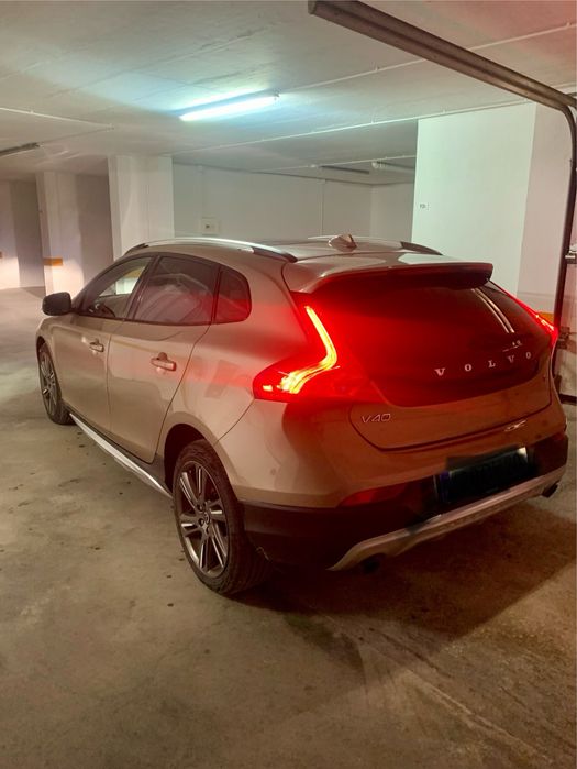 Volvo V40 T4  Cross Country Summum