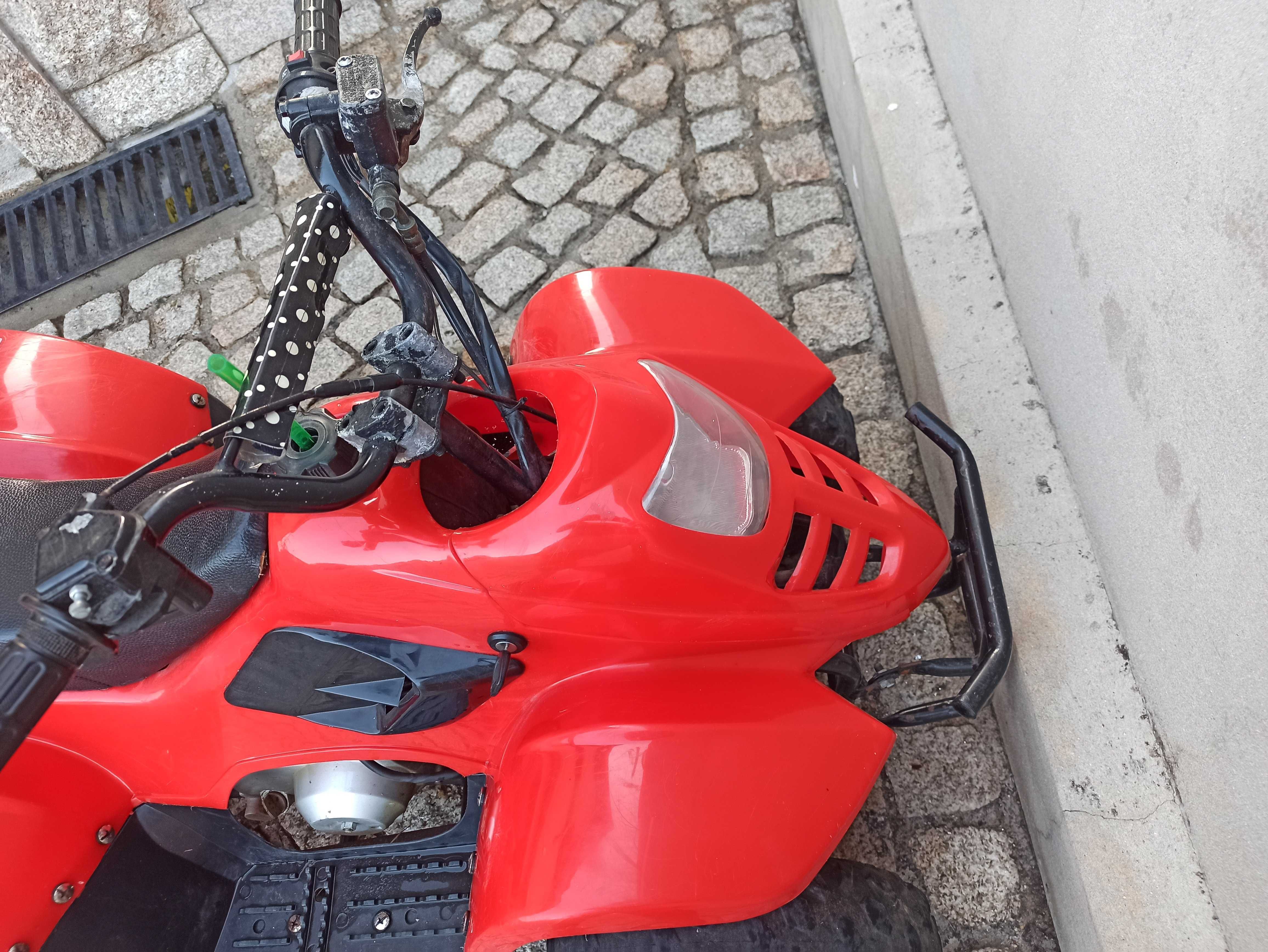 Moto quatro 110 cm^3