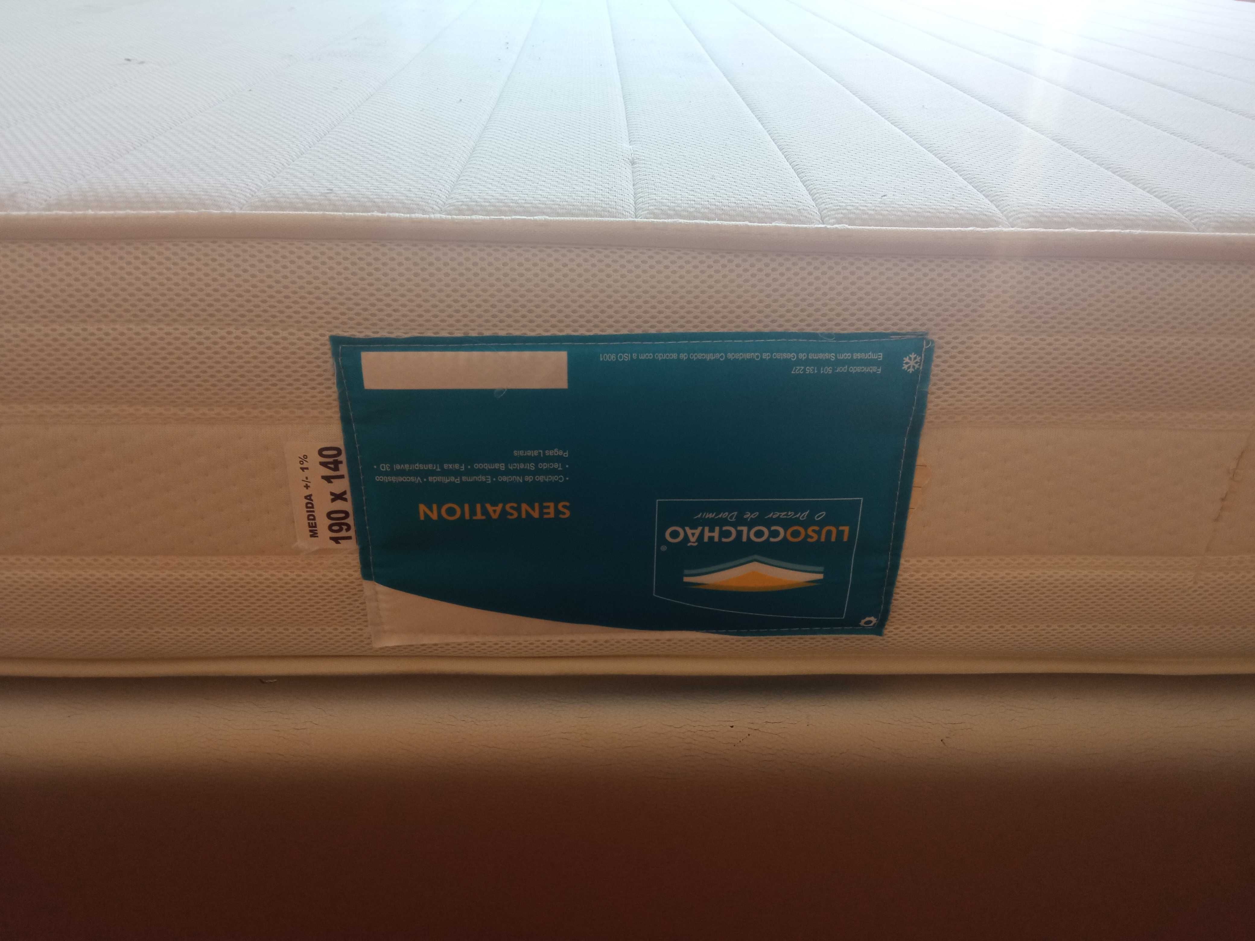 Cama de casal com colchão