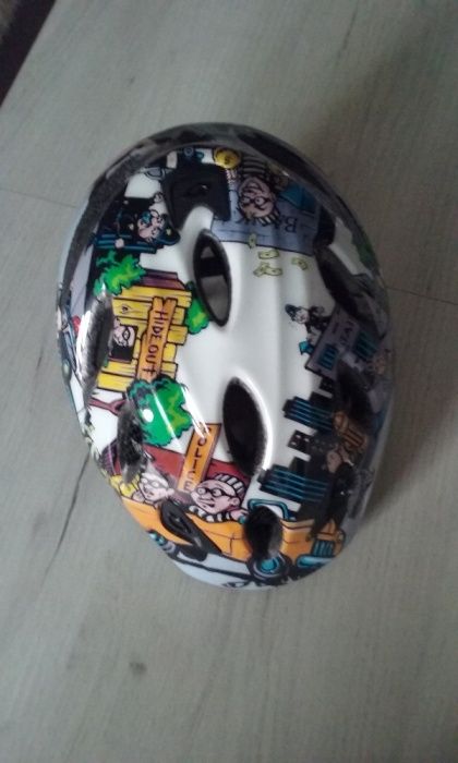 kask dziecięcy GIRO, 50 cm, światełka led z tyłu, stan idealny !