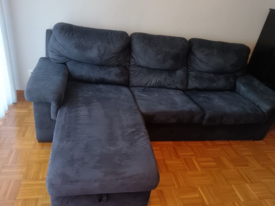 Sofá com chaise longe usado