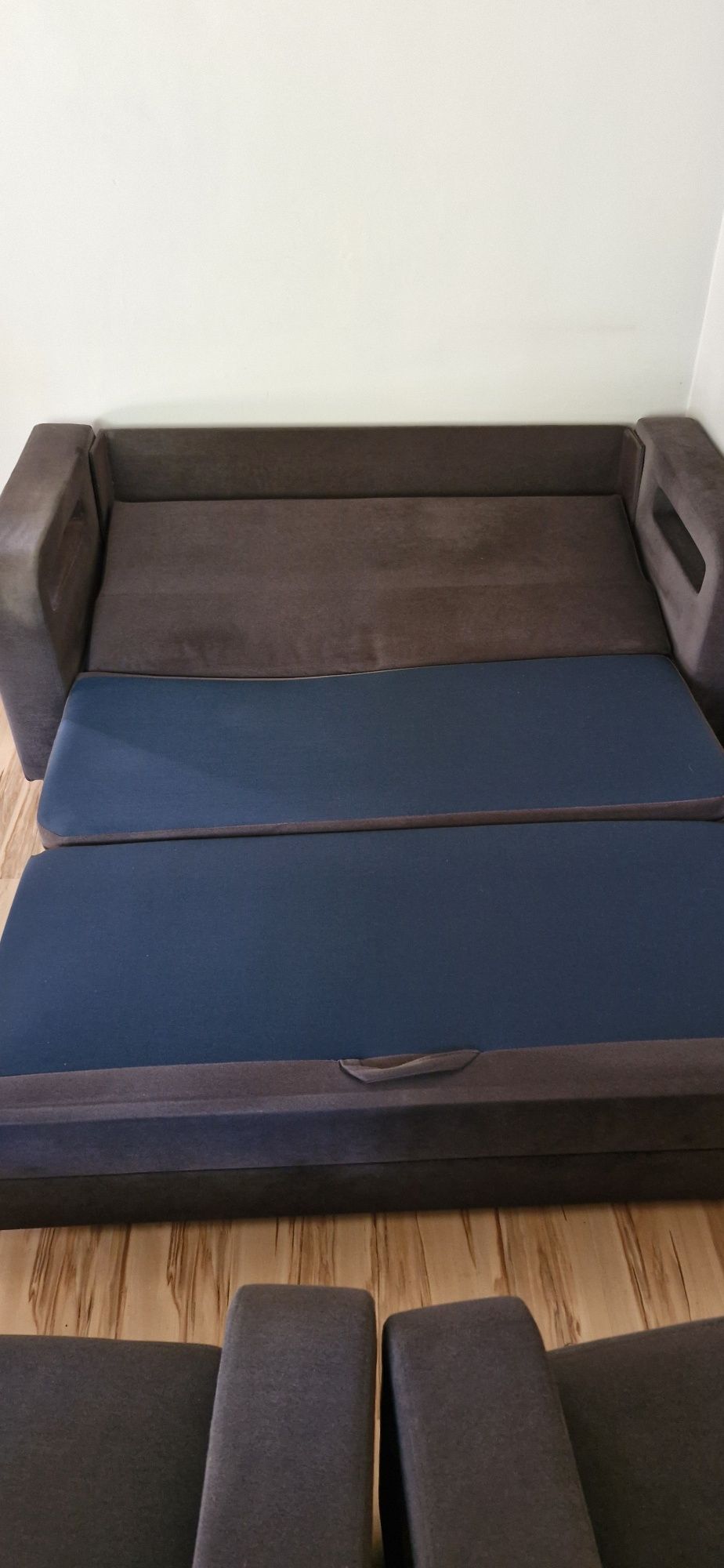 Sofa z funkcją spania + dwa Fotele