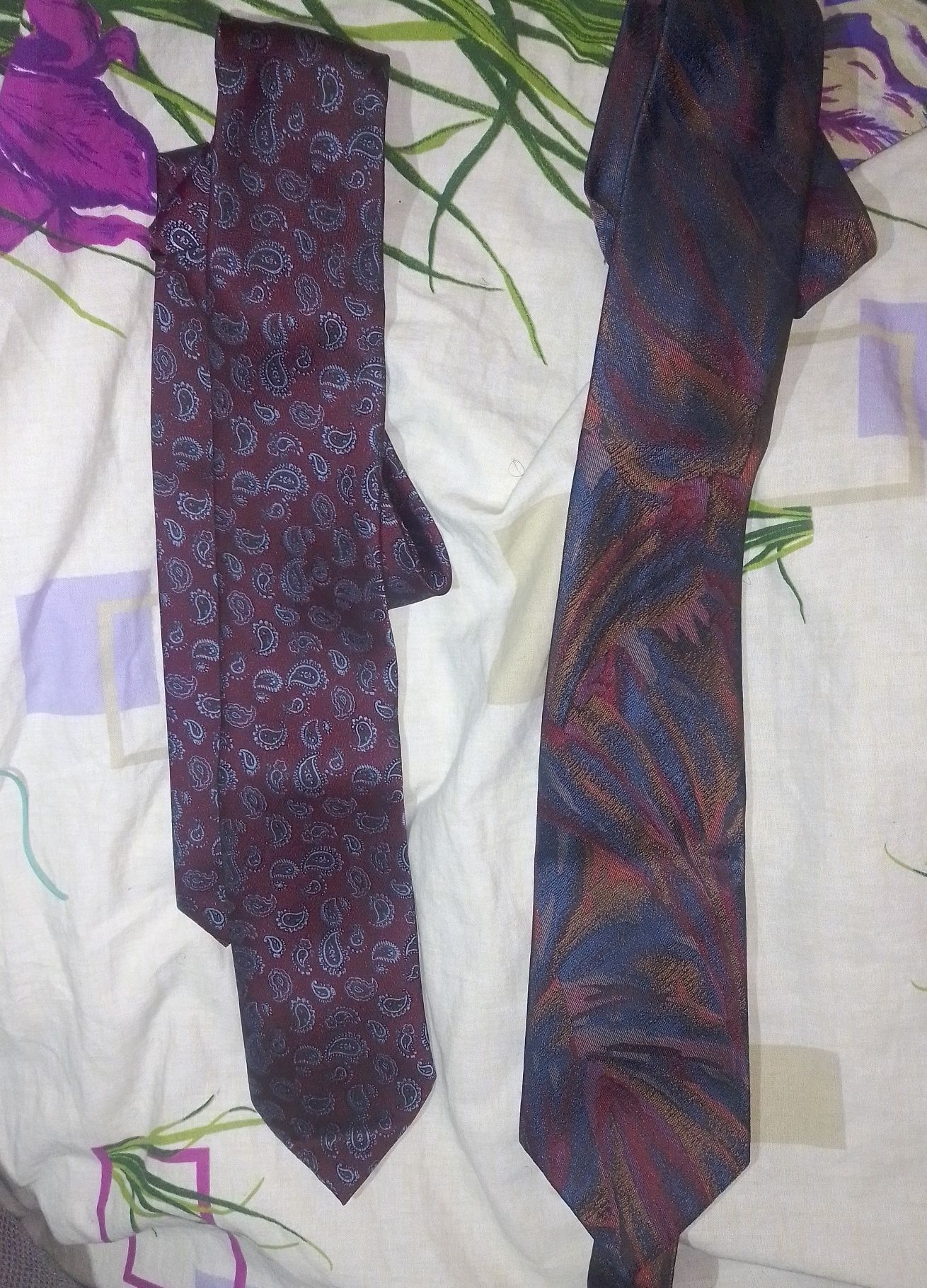Краватки  человічі