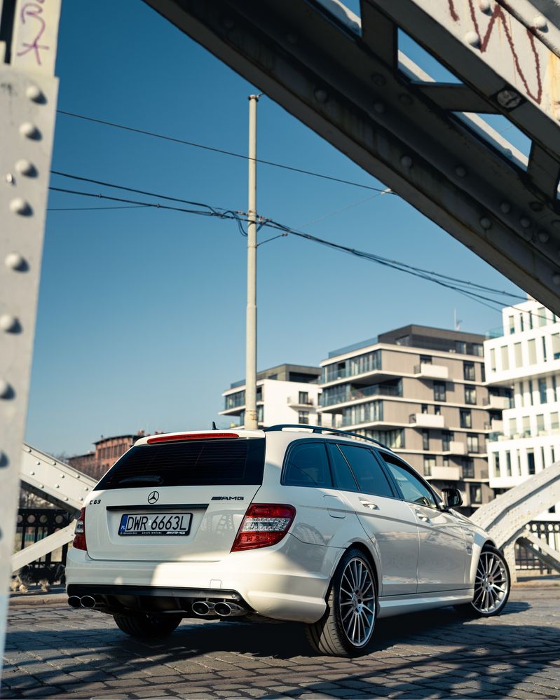 Mercedes C63 AMG S204 kombi bezwypadek historia