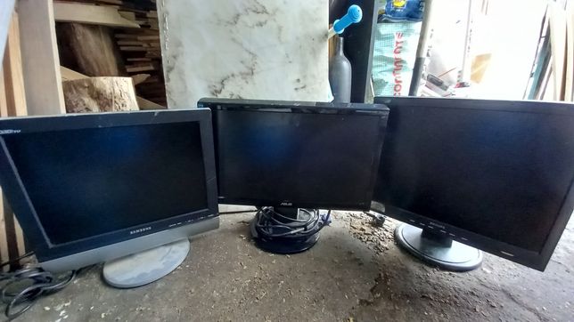 Lote de 3 ecrãs PC