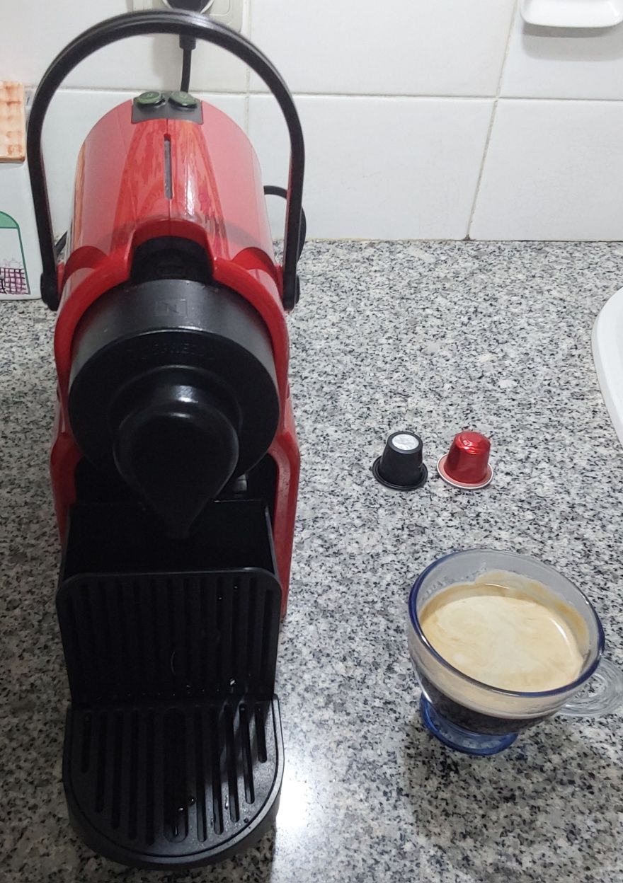 MÁQUINA CAFÉ NESPRESSO,QUENTISSIMO. Casa,Escritório,Sala,Cozinha,etc.