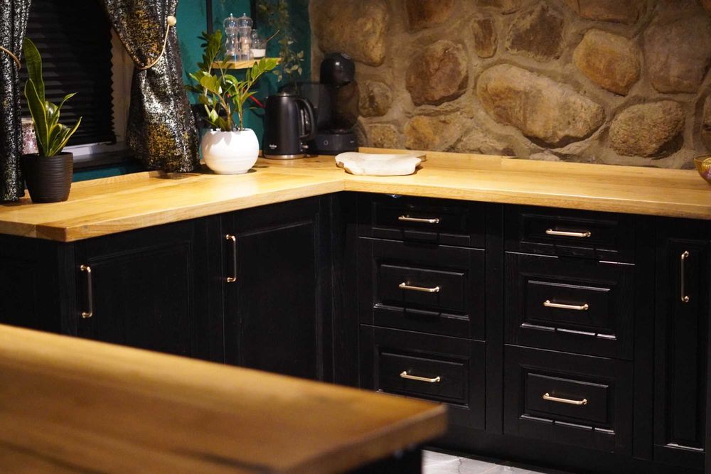 Meble z drewna i płyty wiórowej na wymiar