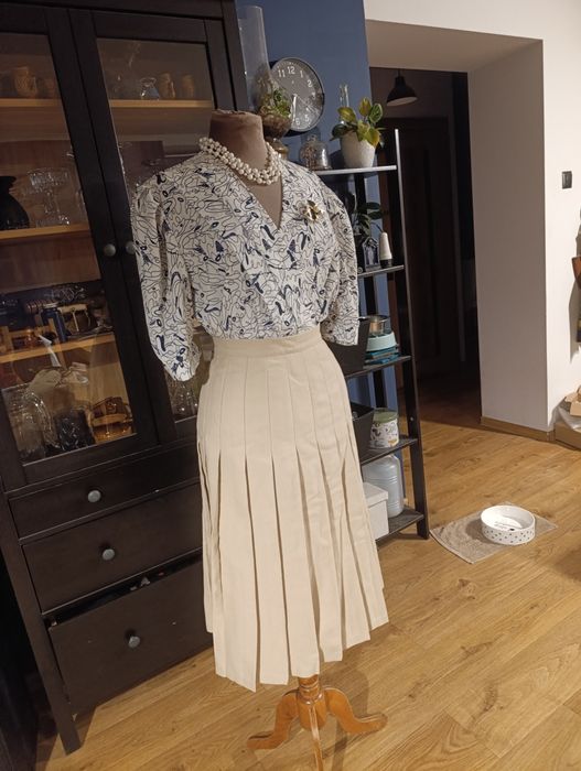 Spódnica Vintage beżowa gruby materiał