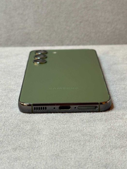 В гарному стані Самсунг SAMSUNG S23 256GB Green 6 місяців гарантії!