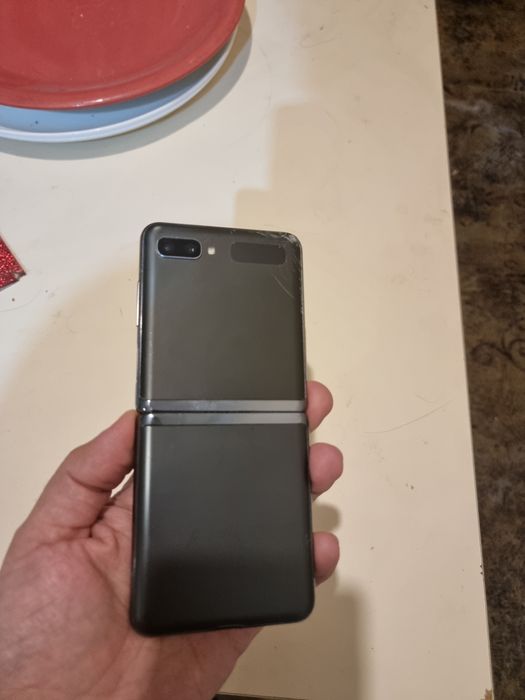 ZFlip 2 на 256 ГБ 5G снапдрегон 865