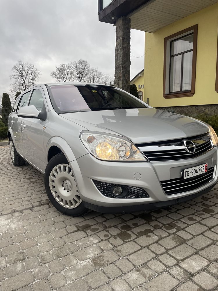 Продам Opel Astra h 1.8 avtomat