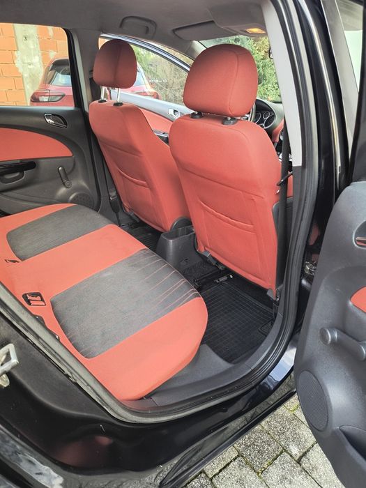 Opel Corsa D 2010r diesel .drugi komplet kòł zima gratis