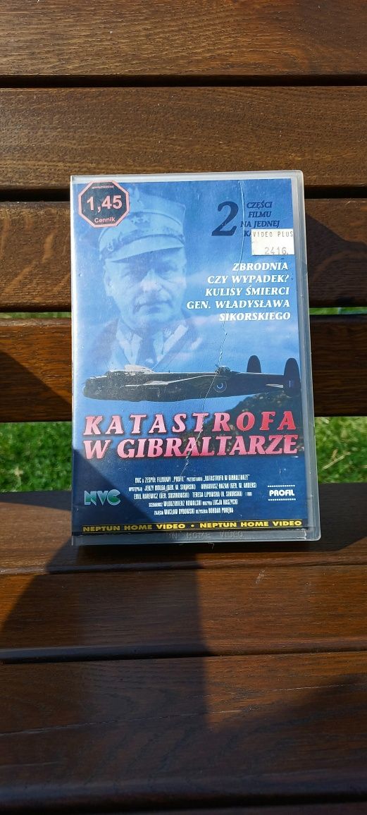 Kasety vhs wideo.  Katastrofa na Gibraltarze vhs. Bdb stan