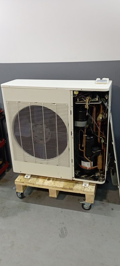 Pompa ciepła 12 Kw z czynnikiem, dom, duży basen