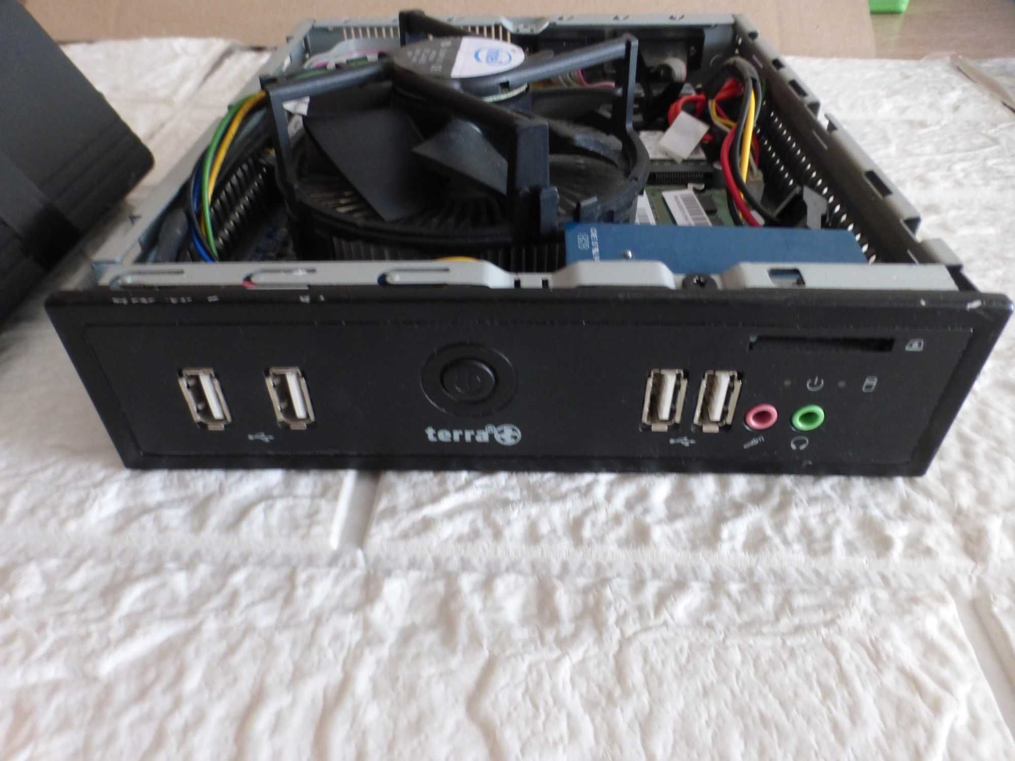 материнская плата Міні пк terra shuttle fs61 на I3-3240 4гб DDR3