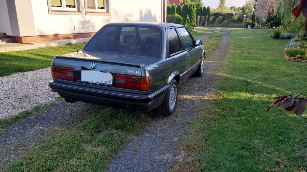 Sprzedam Bmw 3  model e30