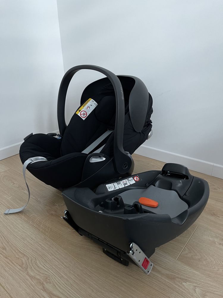 Fotelik samochodowy Cybex Cloud Q platinum czarny z baza ISOFIX