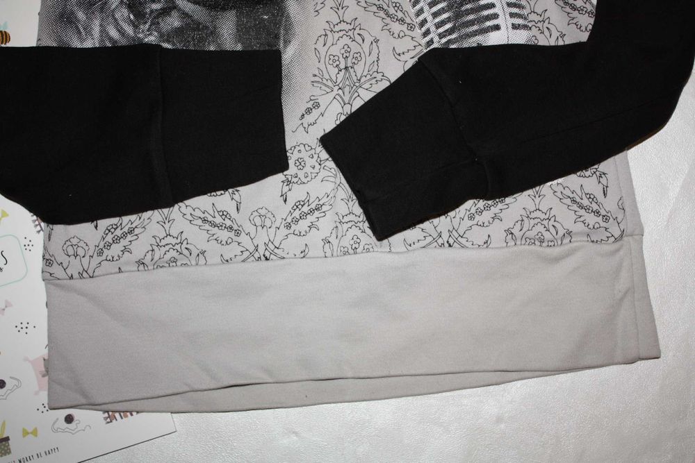 Батник-худи котоновый девочке 11/12лет,р-164 хорошее состояние