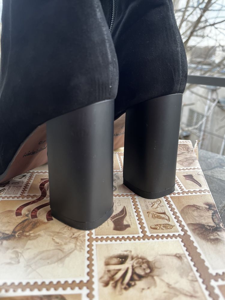 Жіноче взуття Сапожки ботинки чобітки жіночі замша Alex Bell