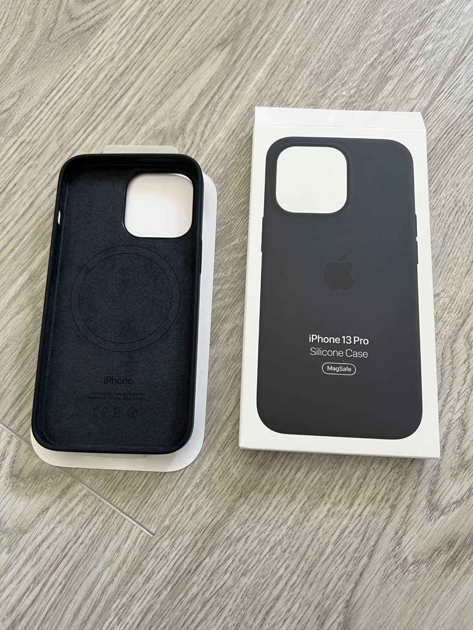 Capa preta em silicone - Apple (original) - iPhone 13 Pro