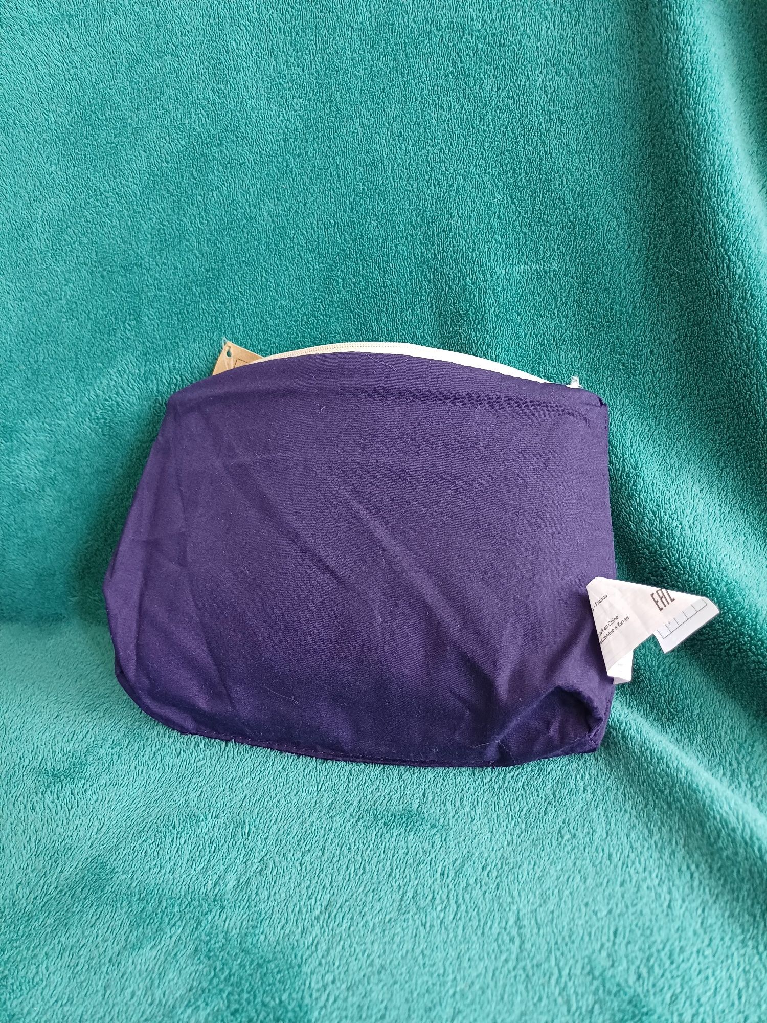 Nowa granatowa kosmetyczka