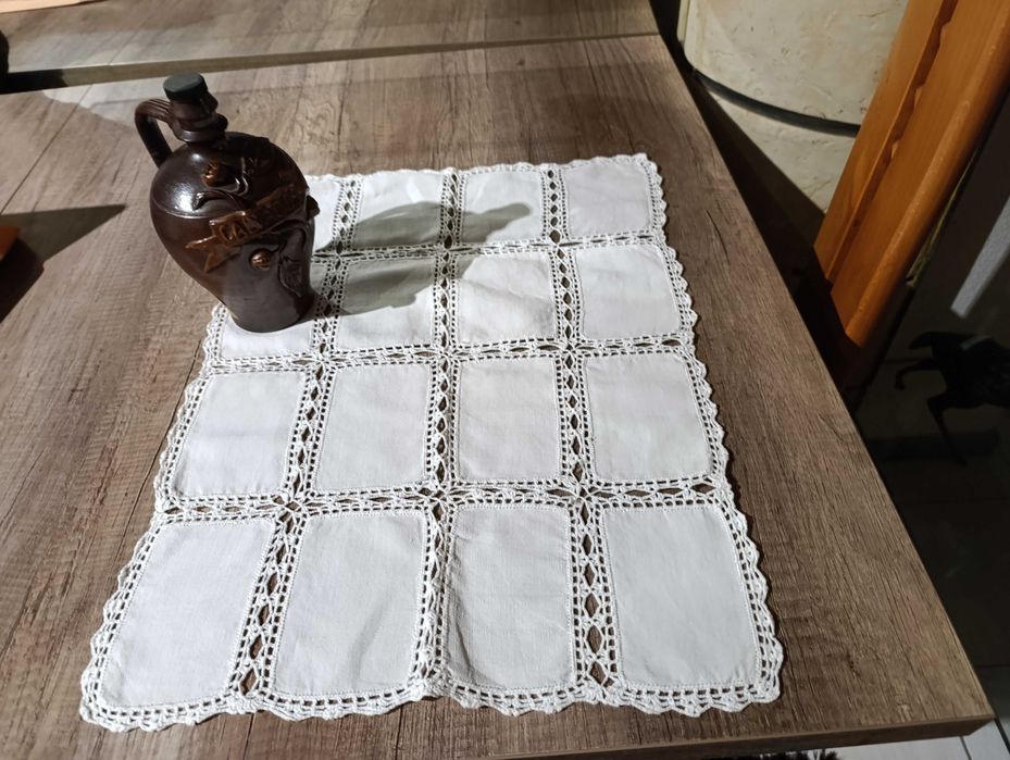 Napron Linho urdido e todo o trabalho de entremeio croché feito à mão