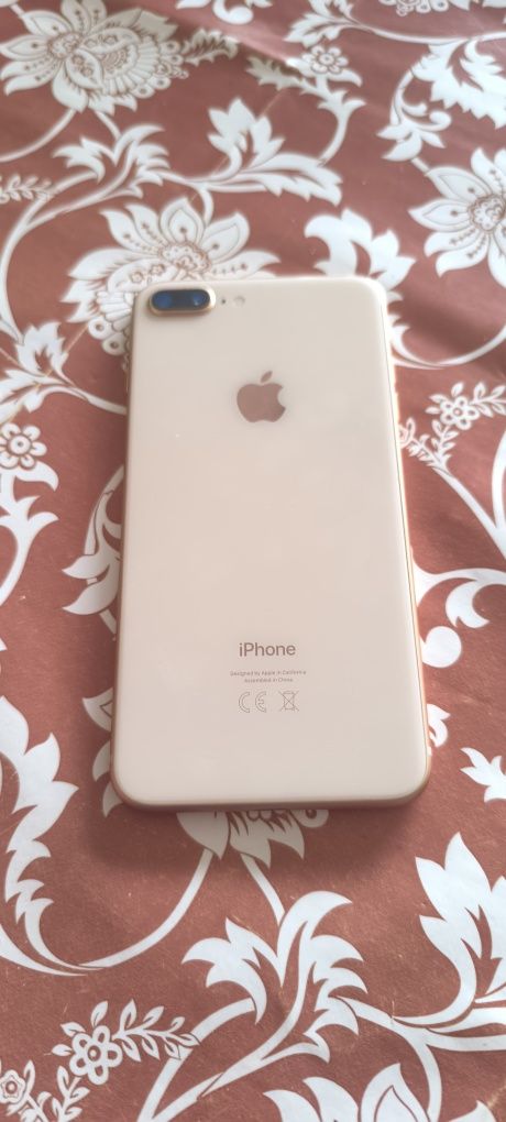 iPhone 8 plus gold 64 GB